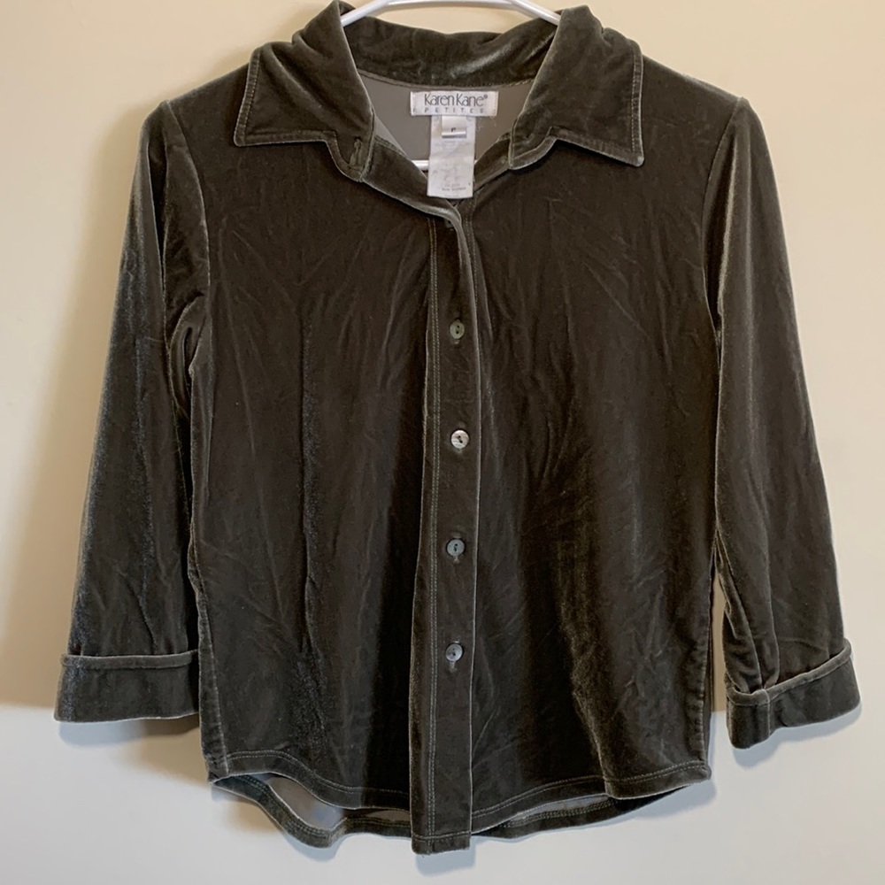 Woman’s Karen kane formal blouse